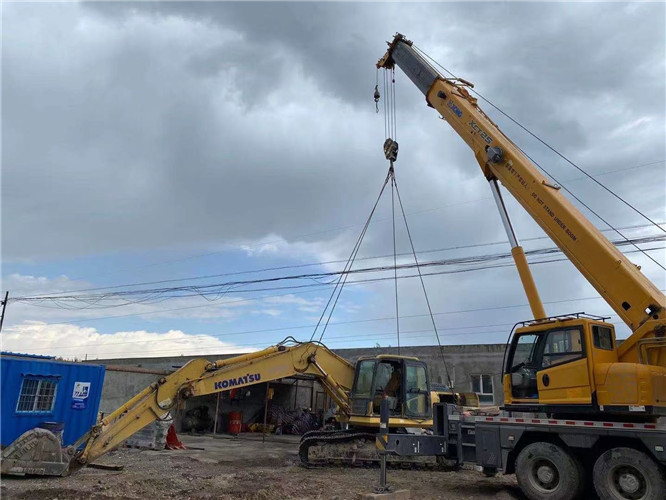 龙江县25吨吊车的工作半径是多少？